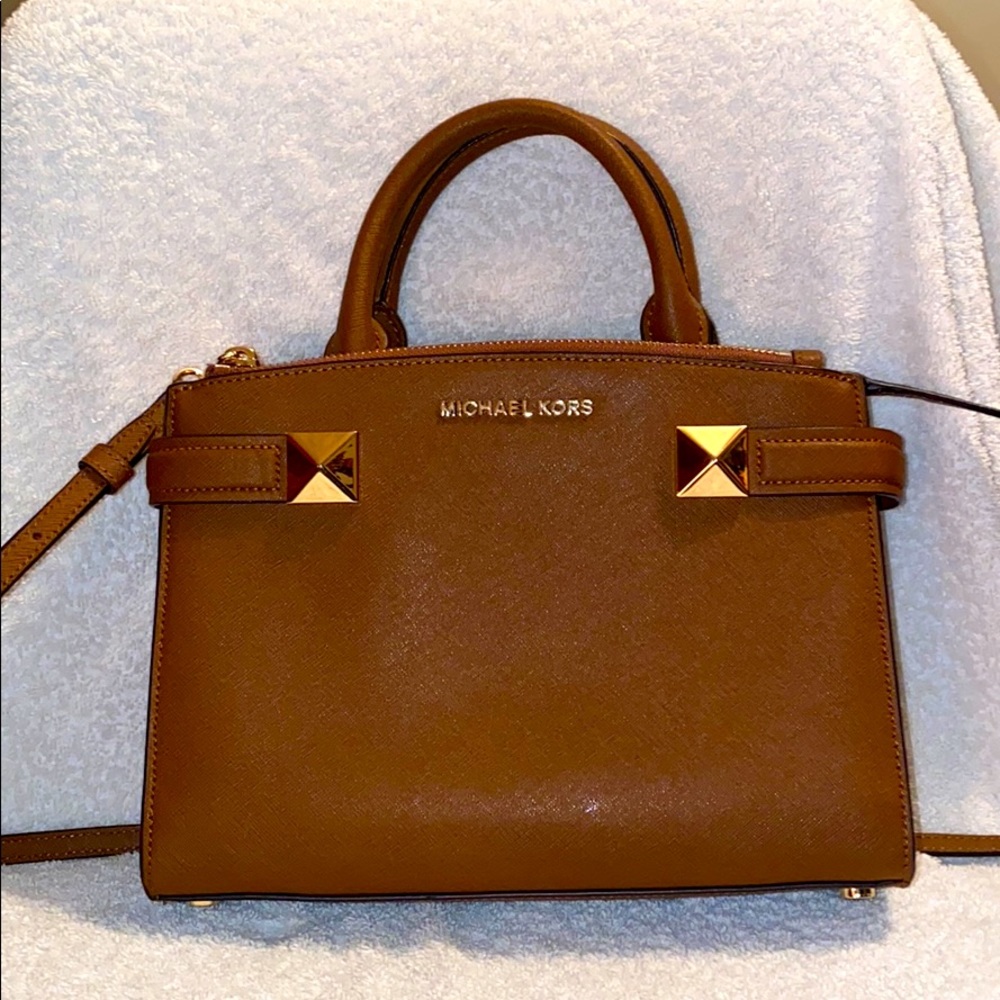 Micheal kors brown leather purse